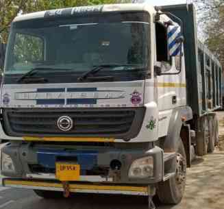 BharatBenz 3123 Images